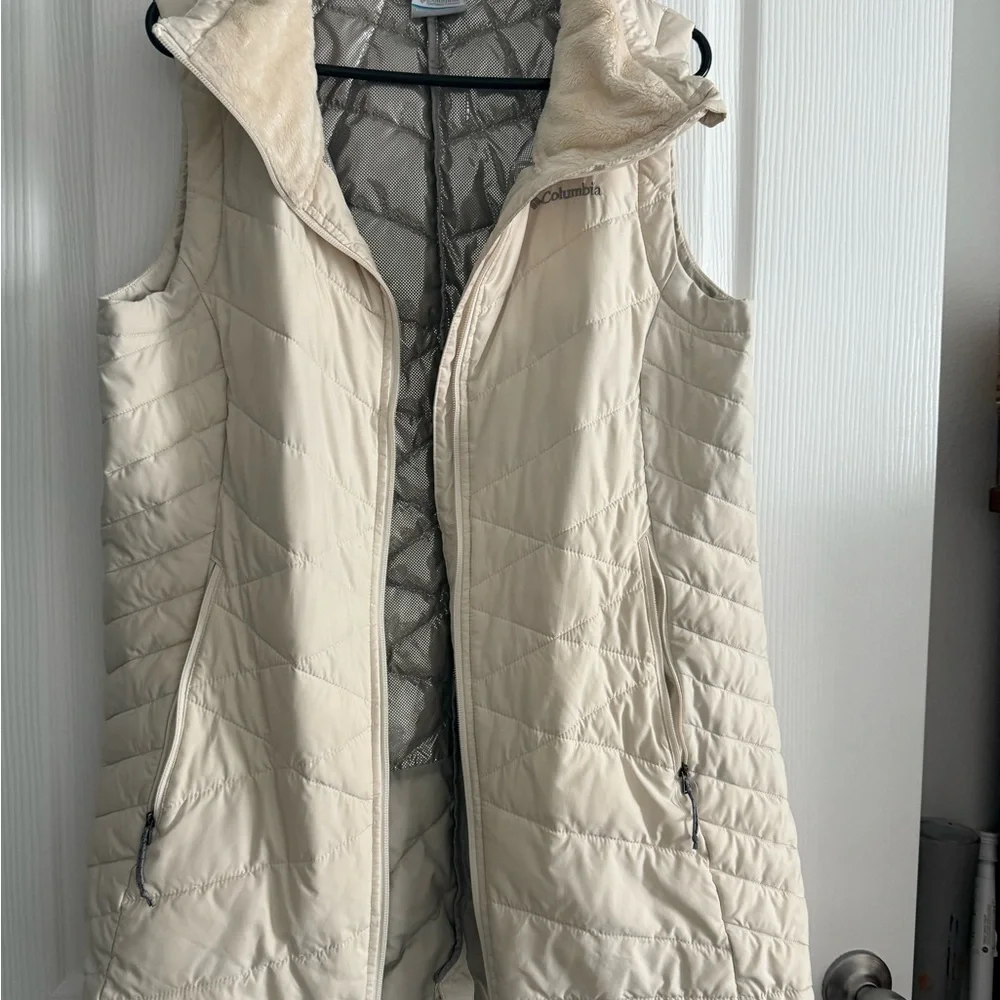 Columbia Women's Ivory Quilted Hooded Insulated Vest - Picture 1 of 4